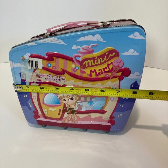 Vintage Bratz Babyz Play Tin Case MGA Y2K Mini Mart Playset 8" x 8" - Picture 11 of 15